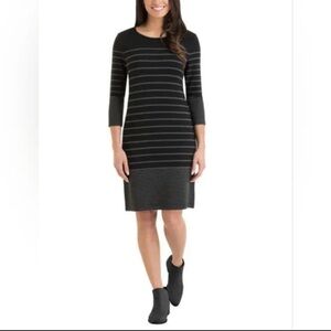 Black and White Sheath Dress with Crew Neck